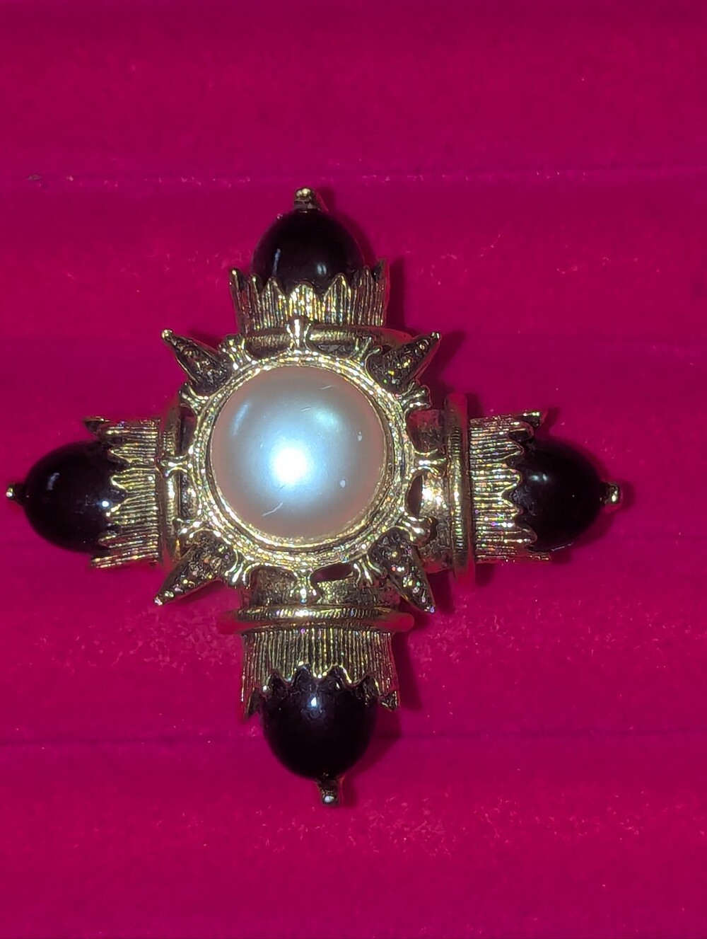 Vtg Maltese Cross Benedikt NY Attributed Domed Enamel Pearled Gold Tone RARE!